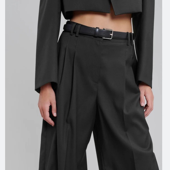 NWT The Frankie Shop TANSY PLEATED TROUSERS - BLACK - Picture 2 of 15